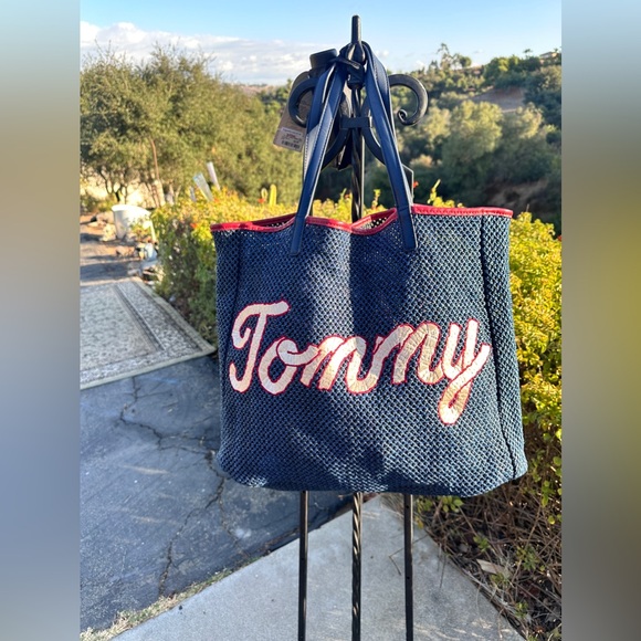 Tommy Hilfiger Big Heart Woven Tote Bag Purse - Picture 5 of 8